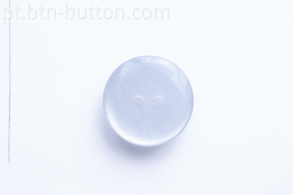 Concave thickened transparent plus pearl buttons